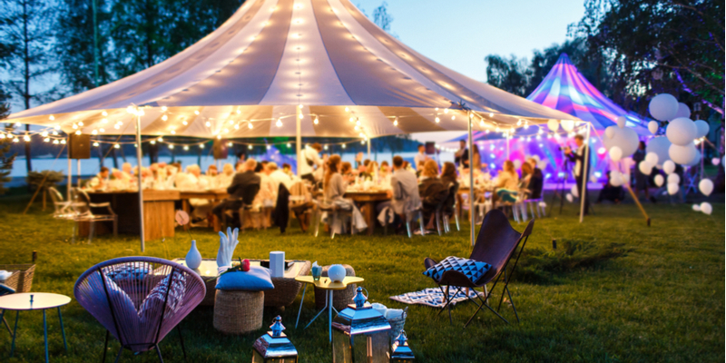6 Tips to Throw the Perfect Outdoor Party in Bad Weather
